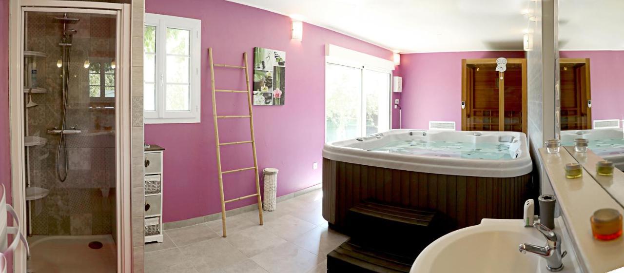 Au Coeur Du Bien-Etre, Chalet Avec Piscine Chauffee Et Couverte, Spa, Sauna, Massages Monteaux ภายนอก รูปภาพ